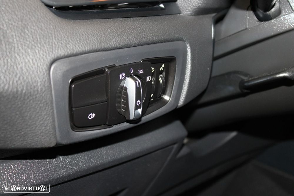BMW 216 Gran Tourer d Auto - 11