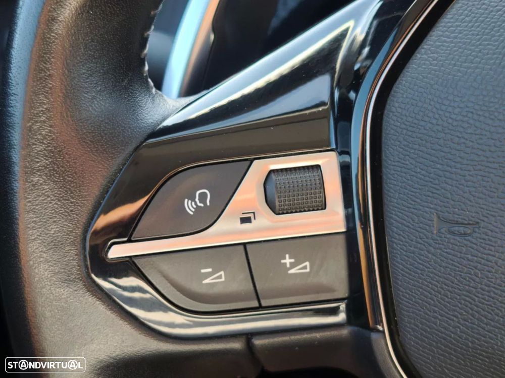 Peugeot 2008 PureTech 130 EAT8 Allure - 13