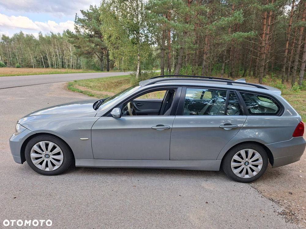 BMW Seria 3 320d Touring - 2