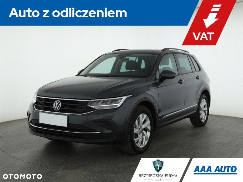 Volkswagen Tiguan - 2