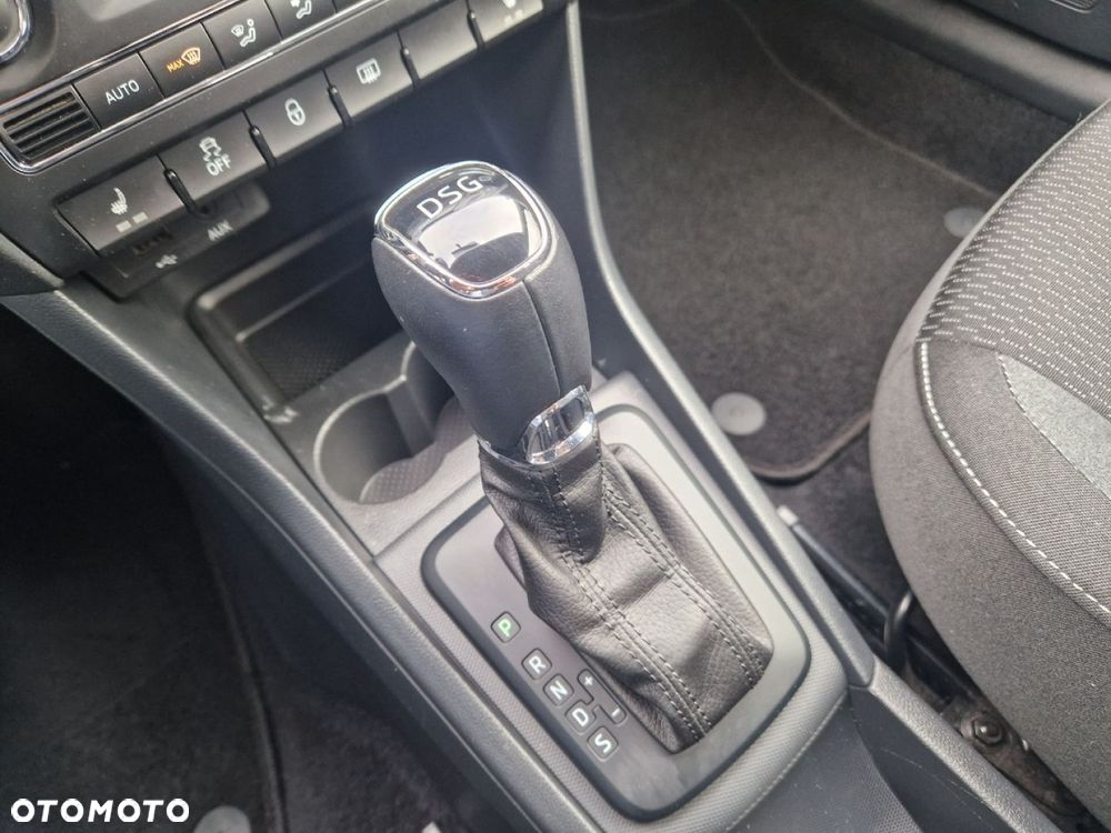 Skoda RAPID 1.6 TDI DSG Ambition - 14