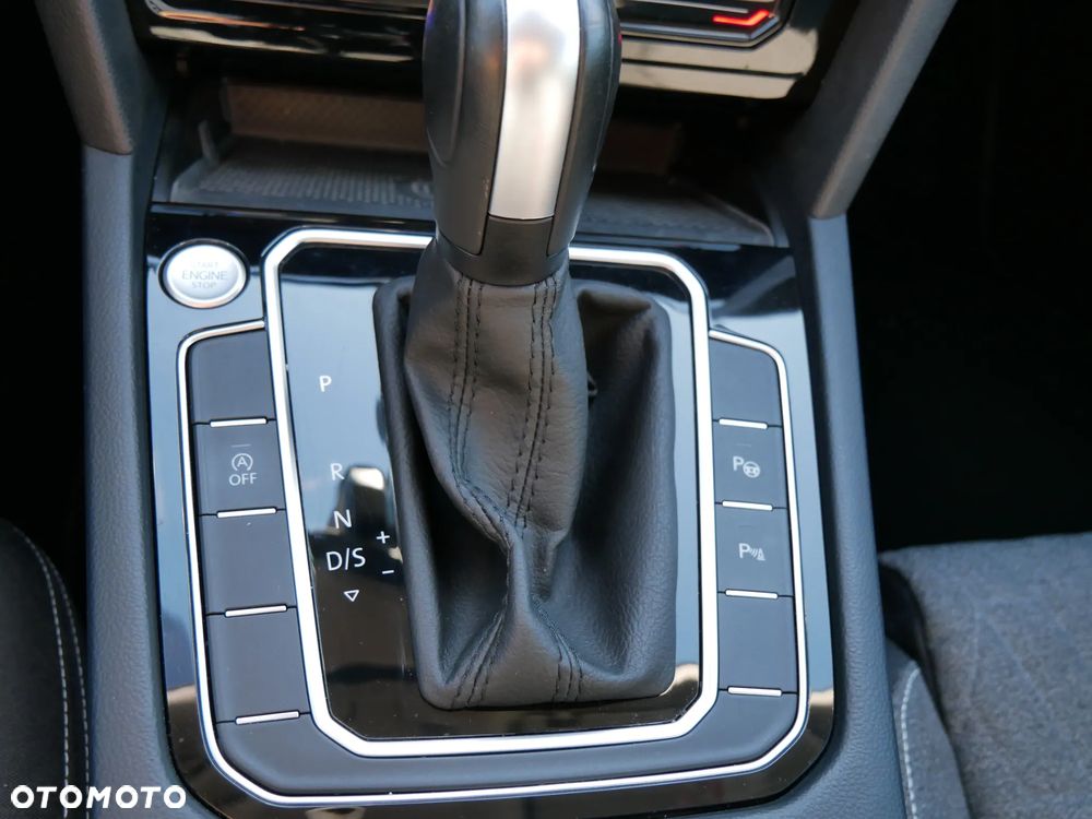 Volkswagen Passat 2.0 TDI EVO Business DSG - 33