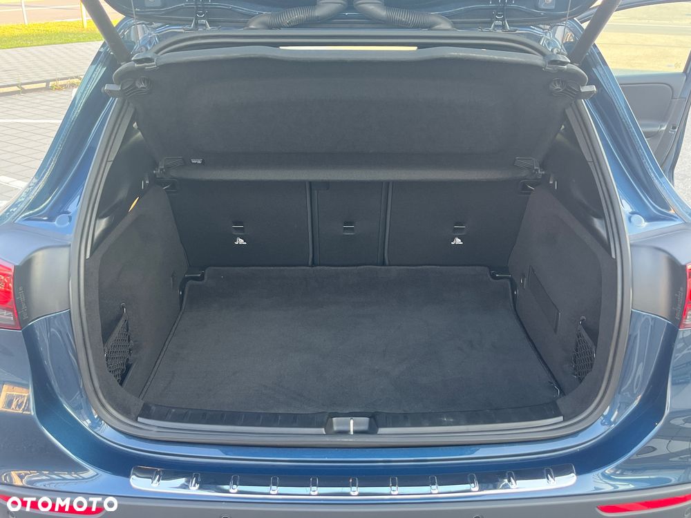 Mercedes-Benz GLA 200 Style - 39