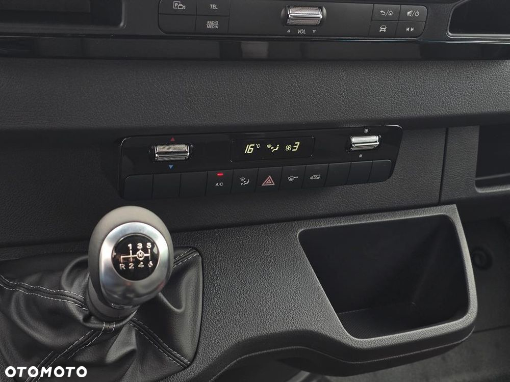 Mercedes-Benz Sprinter - 17
