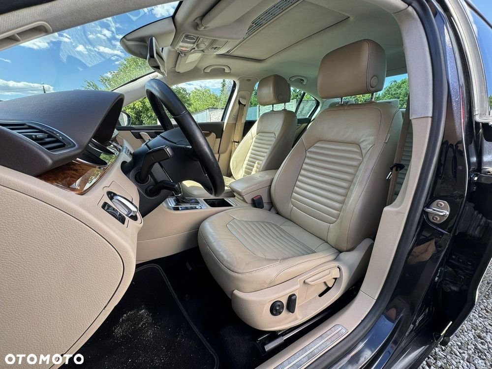 Volkswagen Passat - 17