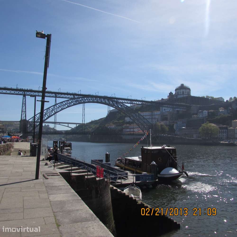 Prédio com 13 frações na Ribeira