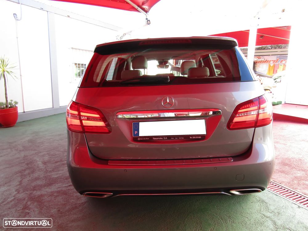 Mercedes-Benz B 200 2015 photo 2