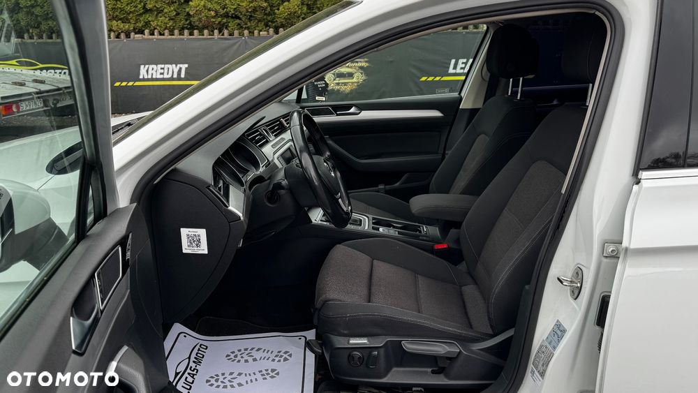 Volkswagen Passat - 16