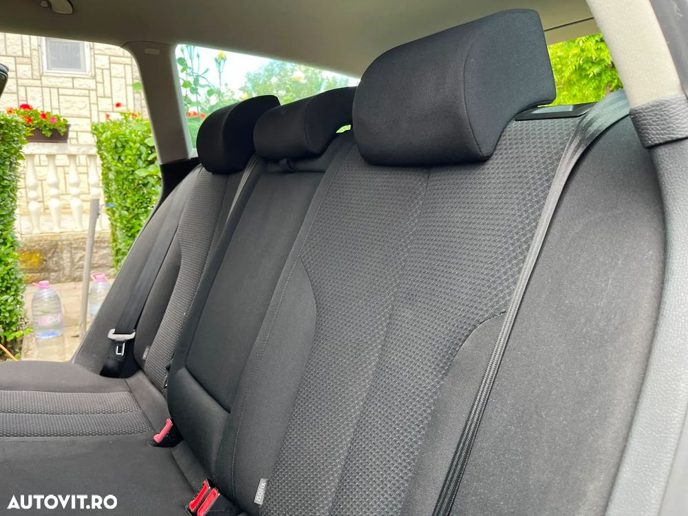 Volkswagen Passat 1.9 TDI Comfortline - 29