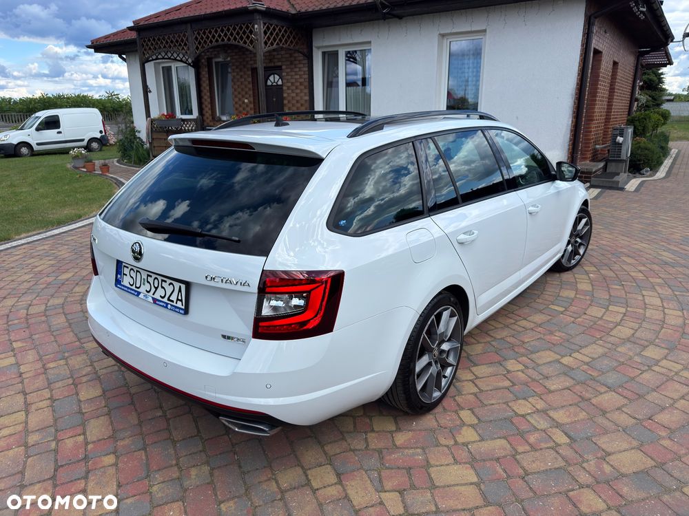 Skoda Octavia 2.0 TDI DSG RS - 8