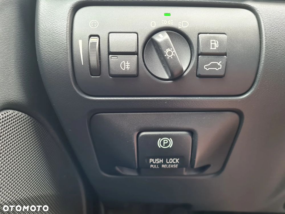 Volvo V60 D4 Momentum - 19