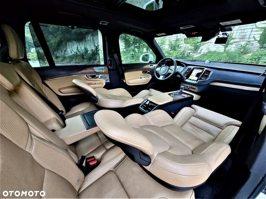 Volvo XC 90 - 9