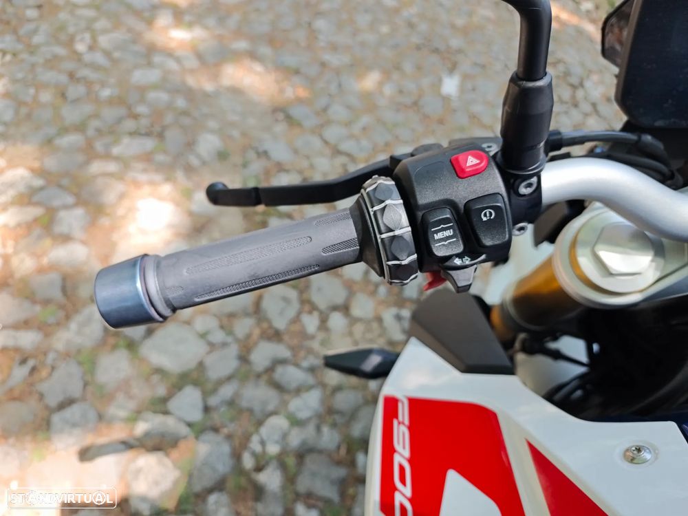 BMW F 900 R Tricolor - 5