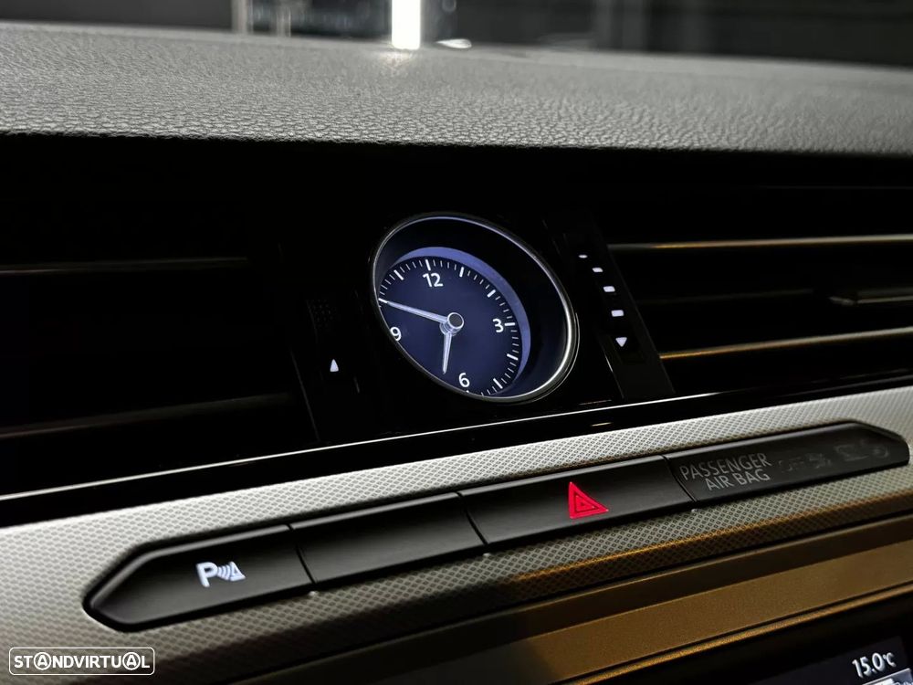 VW Passat Variant 1.6 TDI Confortline DSG - 28