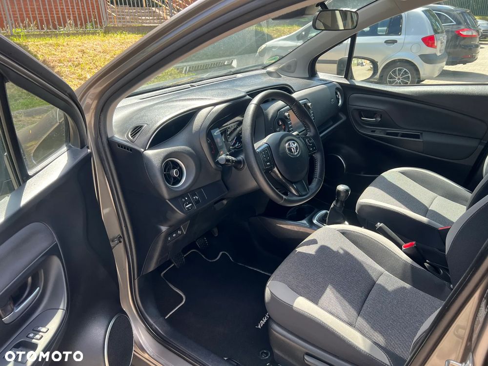 Toyota Yaris 1.0 VVT-i Y20 Club - 7