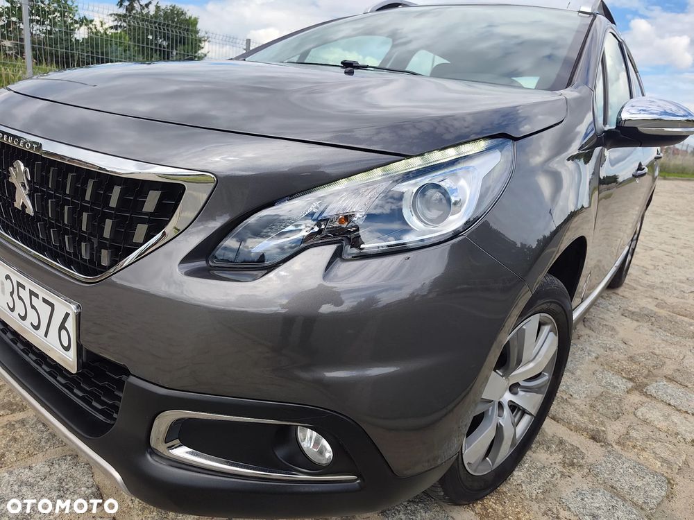 Peugeot 2008 1.2 Pure Tech Allure S&S - 10