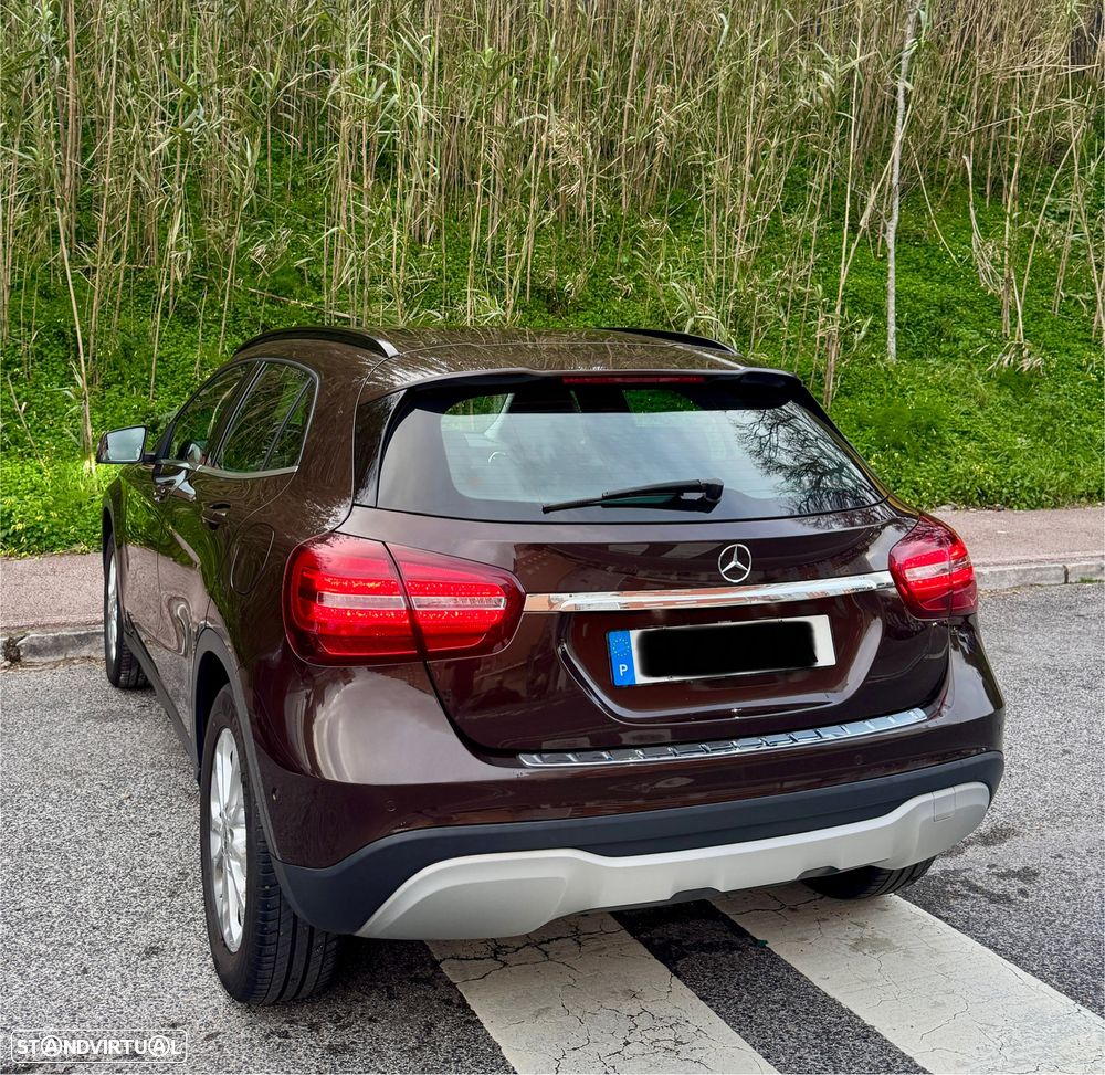 Mercedes-Benz GLA 220 4Matic 7G-DCT - 7