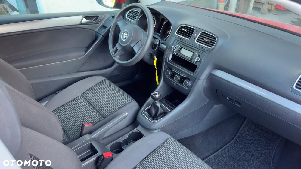 Volkswagen Golf - 6