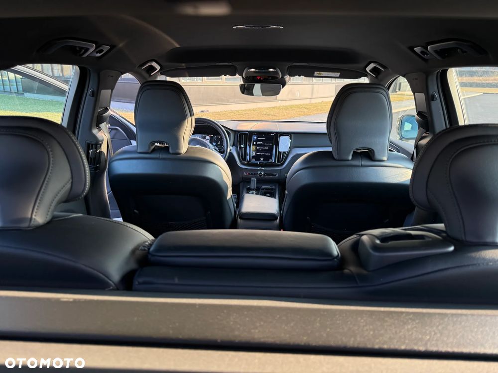 Volvo XC 60 D4 AWD R-Design - 22