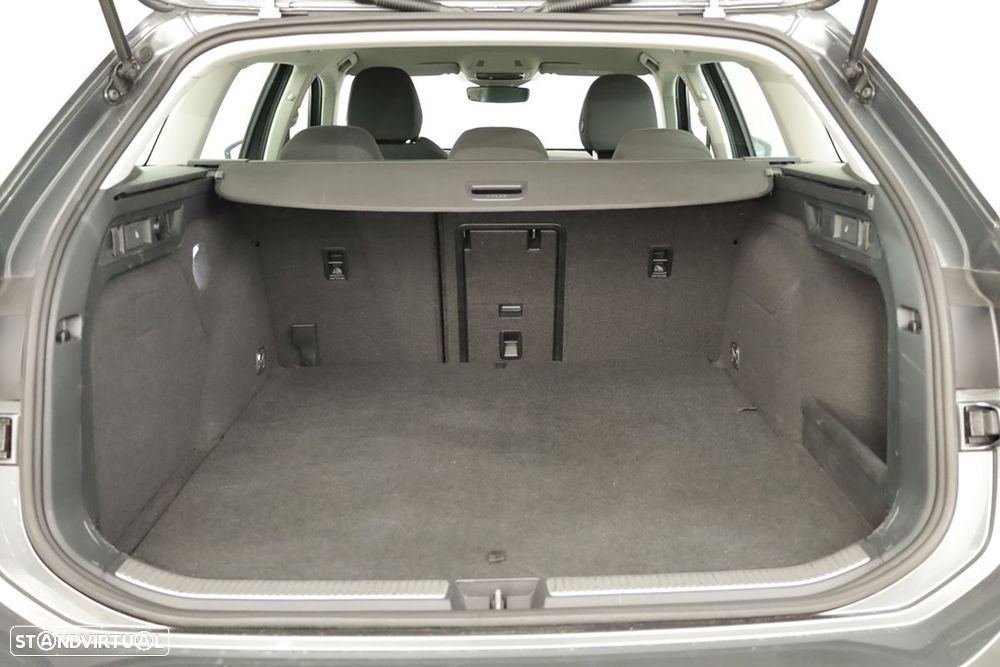 VW Passat Variant 1.5 TSI eHybrid DSG - 22
