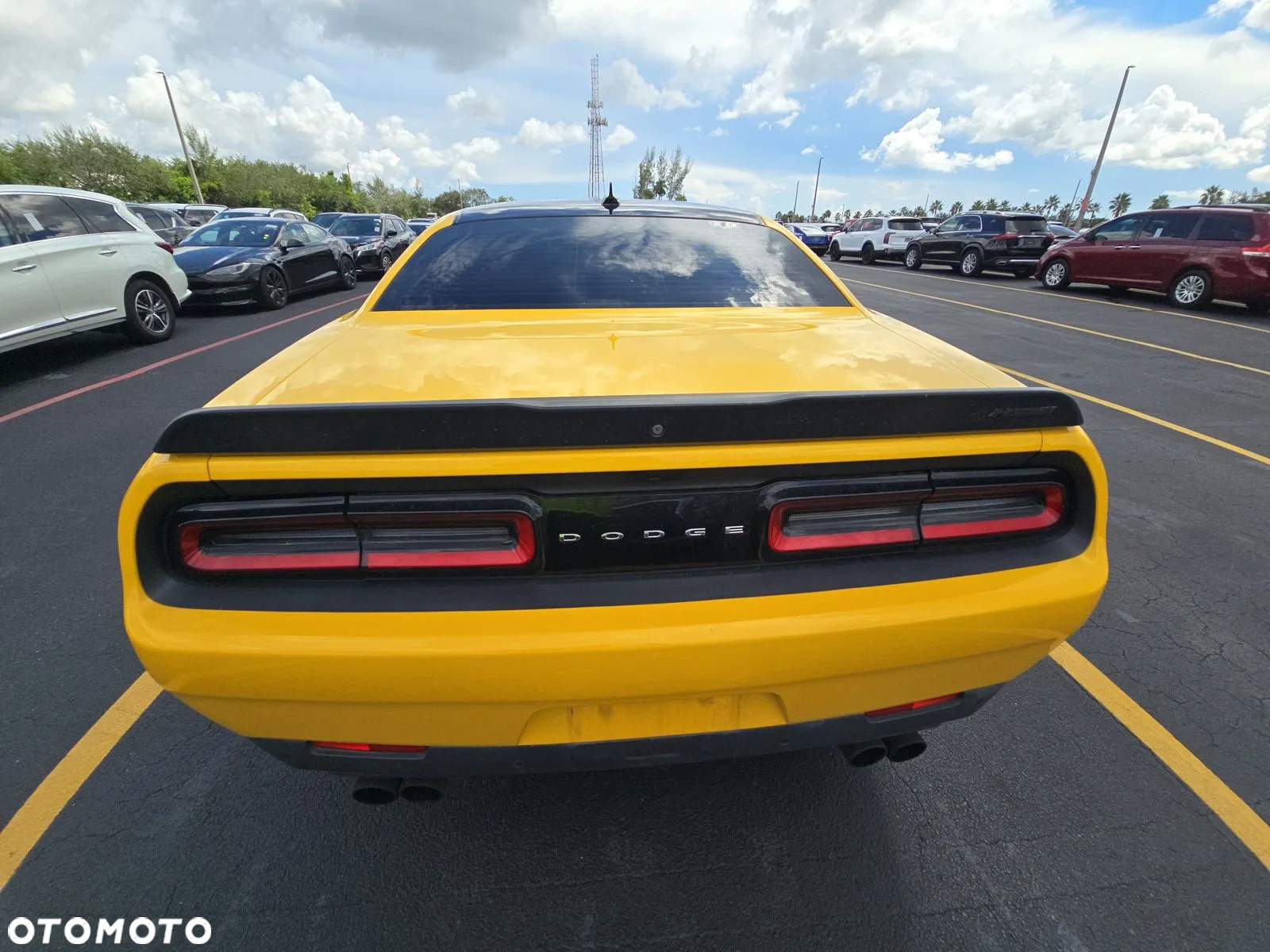 Dodge Challenger - 5
