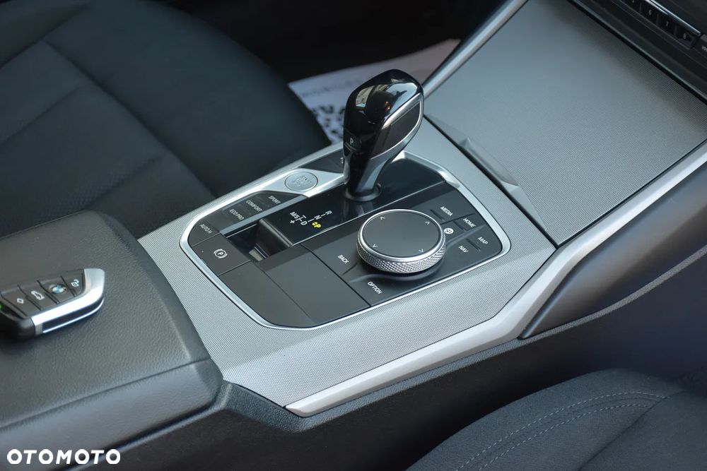 BMW Seria 3 320d Sport Line Shadow sport - 28