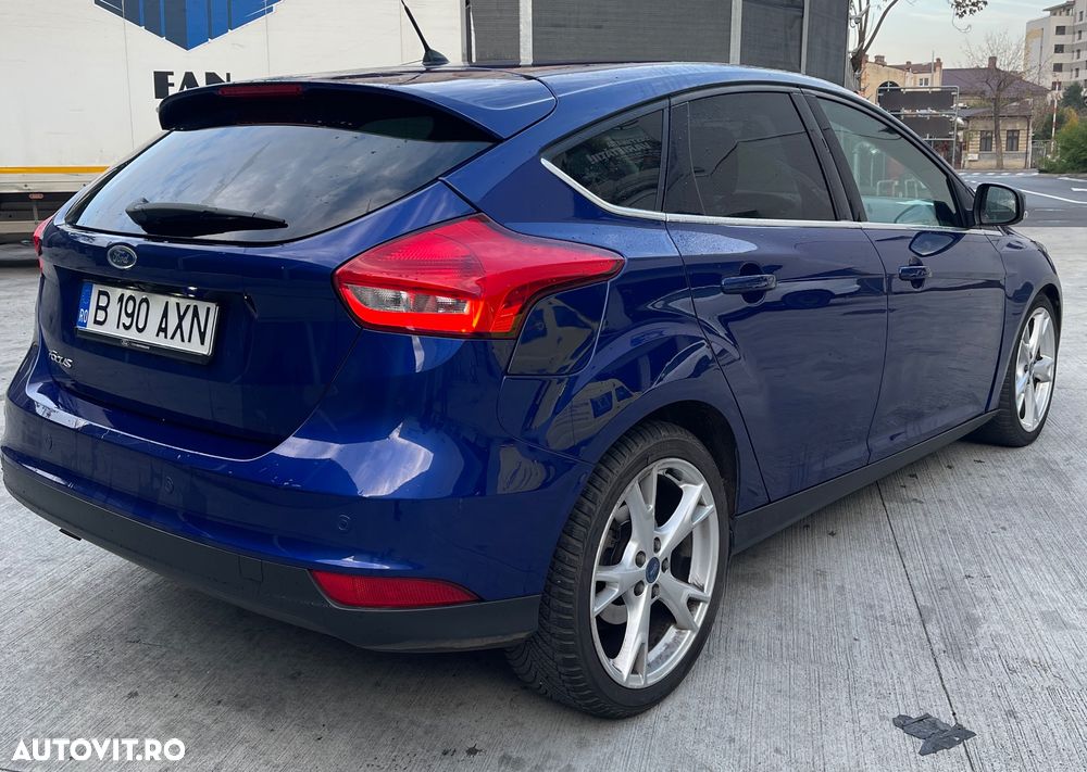 Ford Focus 1.5 TDCi Powershift Titanium - 4