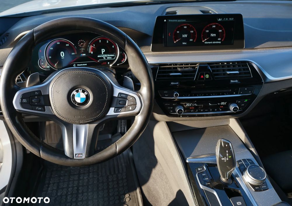 BMW Seria 5 520d xDrive M Sport sport - 39