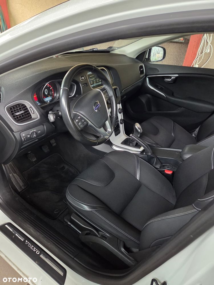 Volvo V40 T3 - 9
