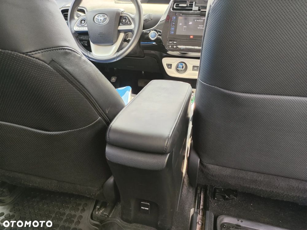Toyota Prius Hybrid - 27