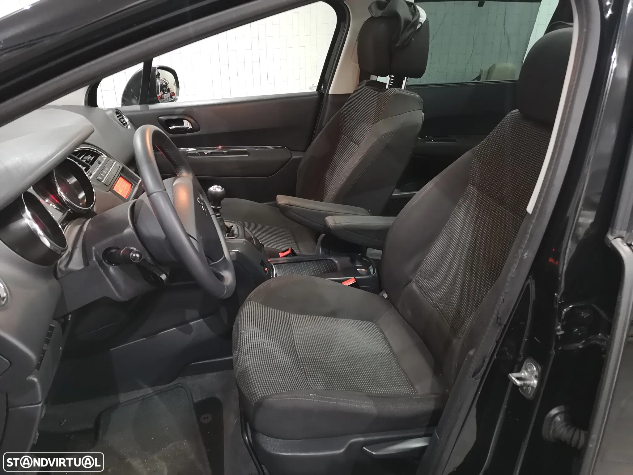 Peugeot 5008 1.6 HDi 7L Allure - 16
