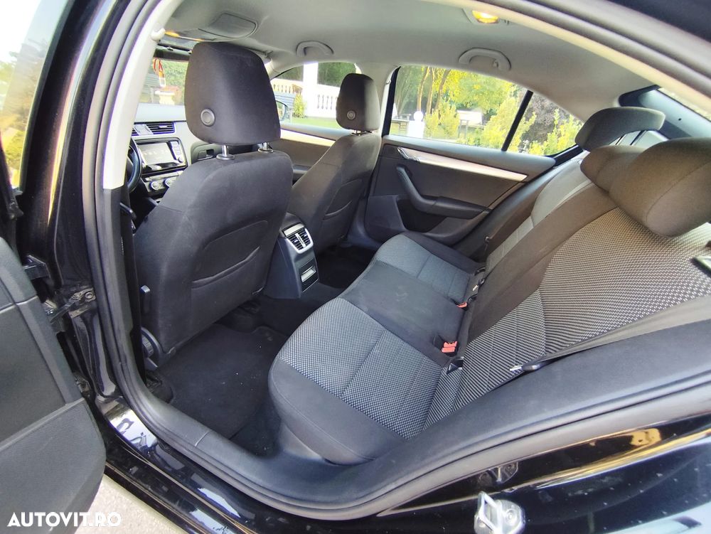 Skoda Octavia 2.0 TDI (Green tec) DSG Ambition - 8