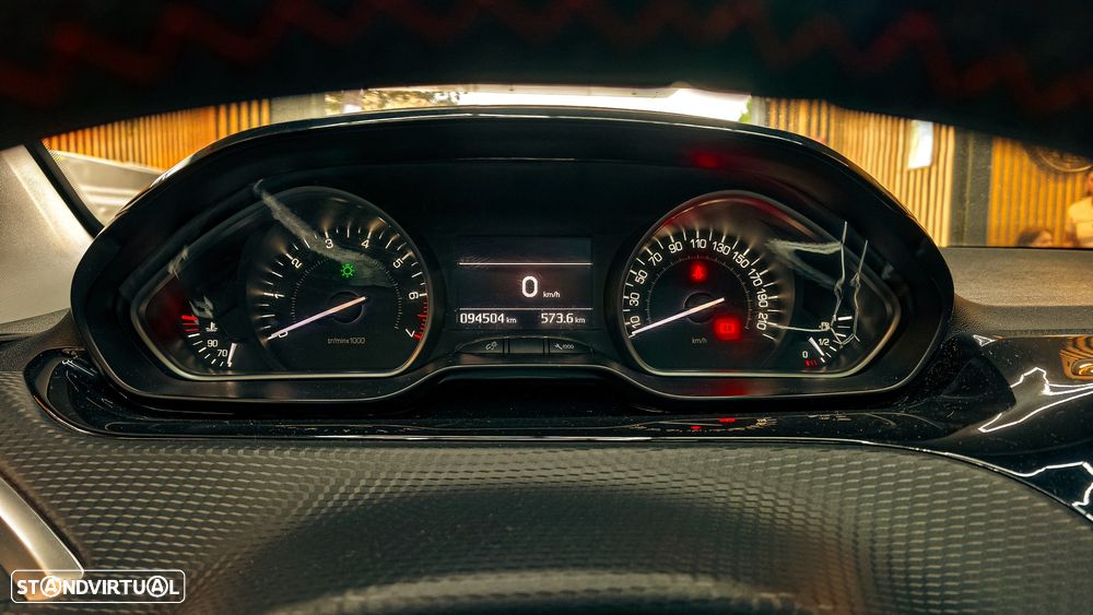 Peugeot 208 1.2 PureTech GT Line — fotografia 12