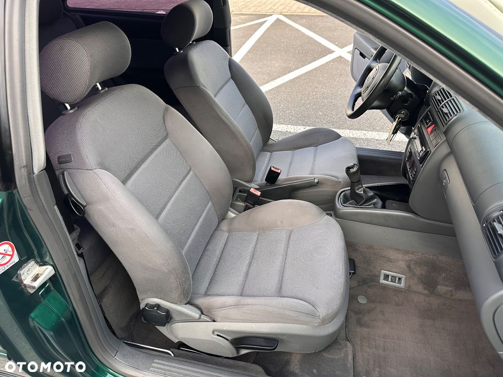 Audi A3 3-drzwiowe 1.6 Ambition - 17