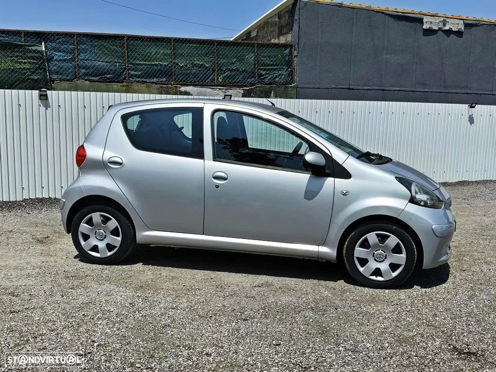 Toyota Aygo 1.0 + AC+VSC - 9