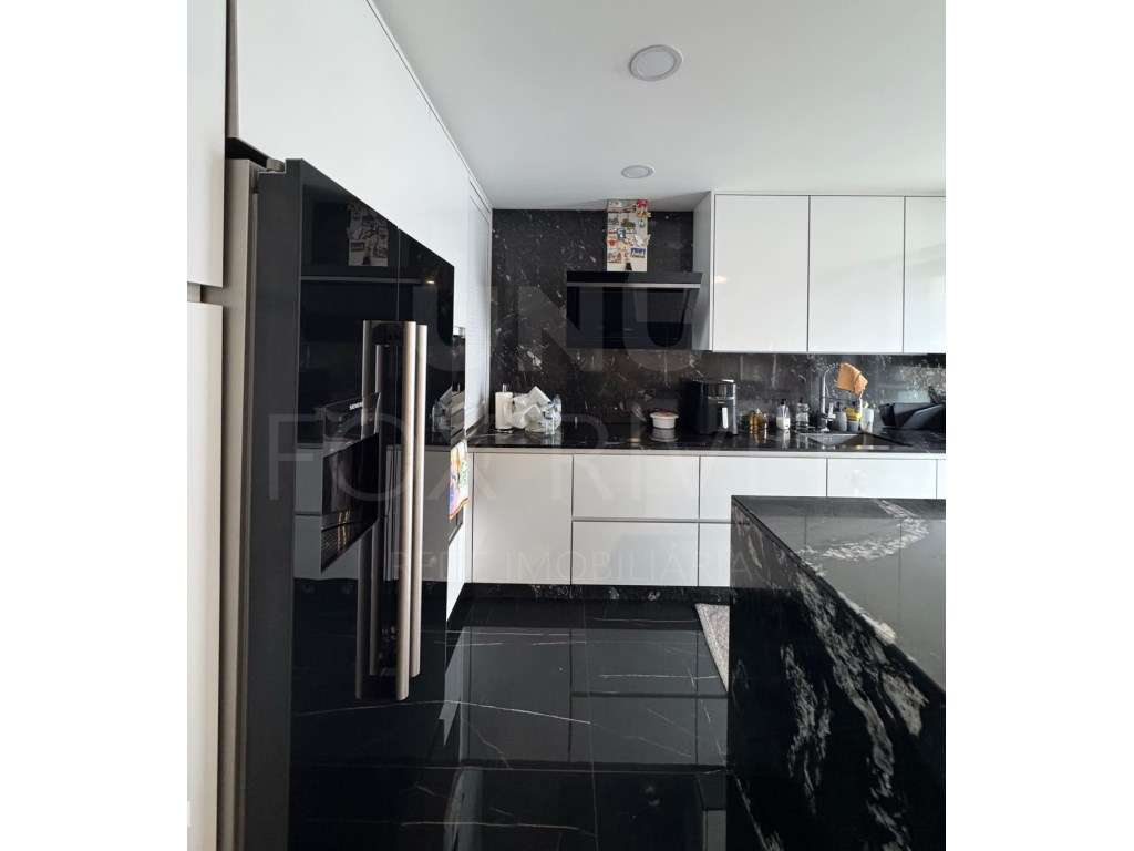 Apartamento T3 - Centro de Valença - Grande imagem: 2/11