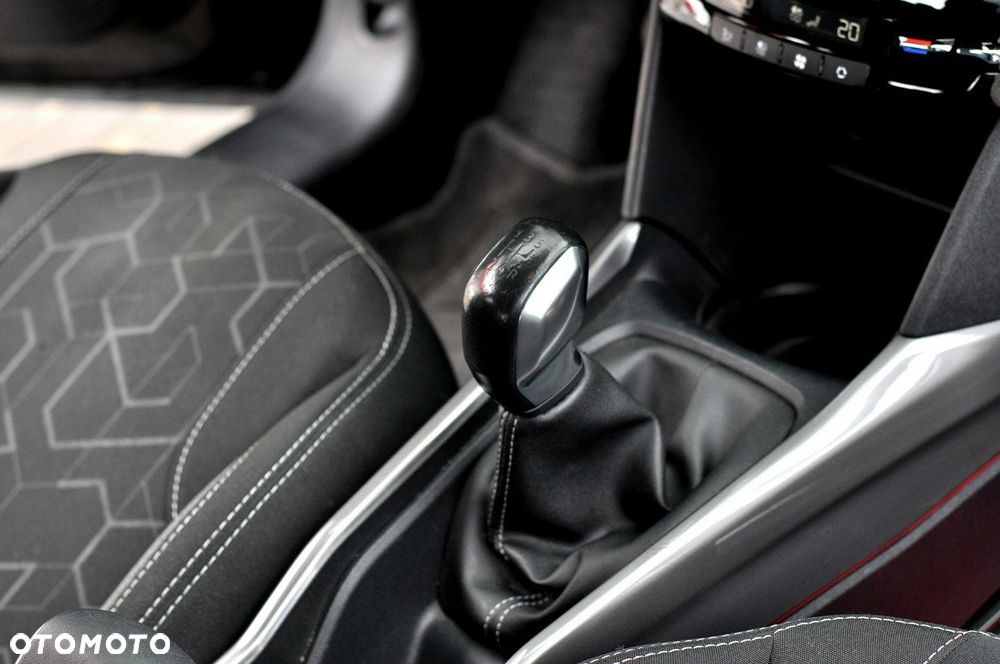 Peugeot 2008 1.2 Pure Tech GPF Style - 13