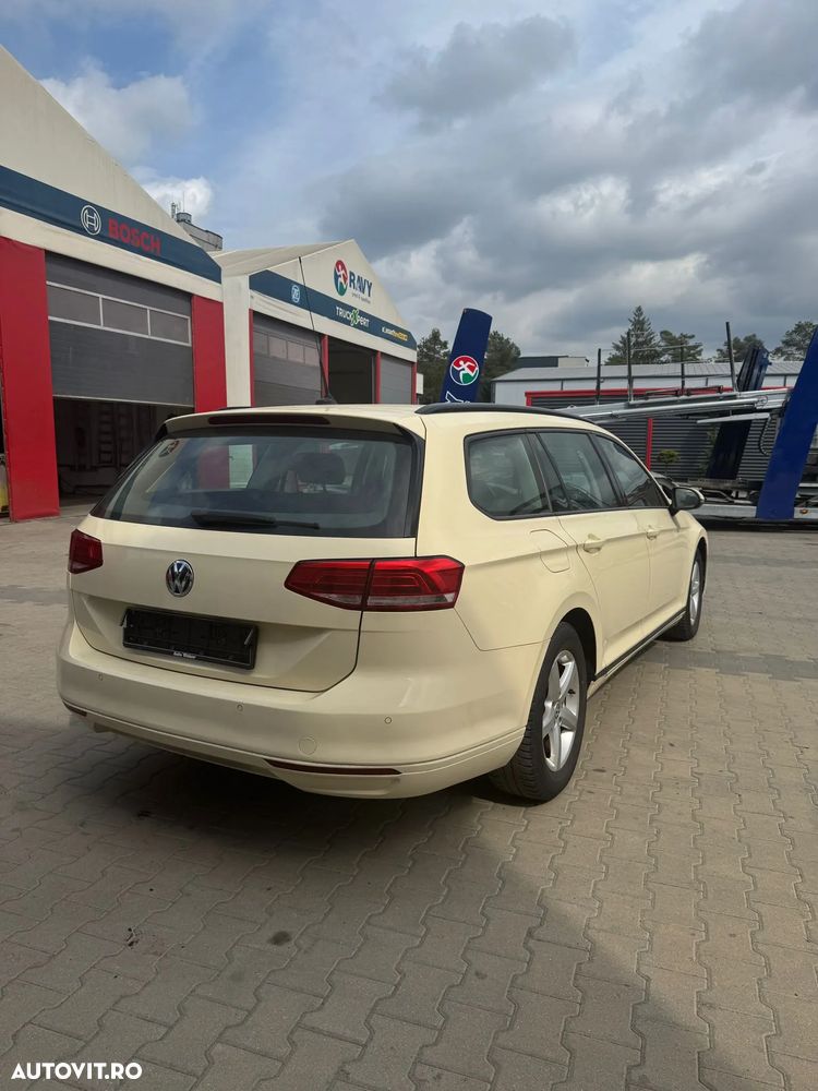 Volkswagen Passat 2.0 TDI (BlueMotion Technology) Comfortline - 12