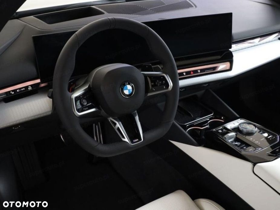 BMW Seria 5 540d xDrive mHEV M Sport - 9