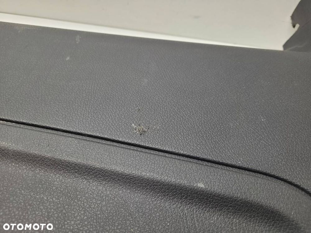 BOCZEK TAPICERKA KLAPY BAGAŻNIKA MERCEDES VIANO W639 A6397470271 - 2
