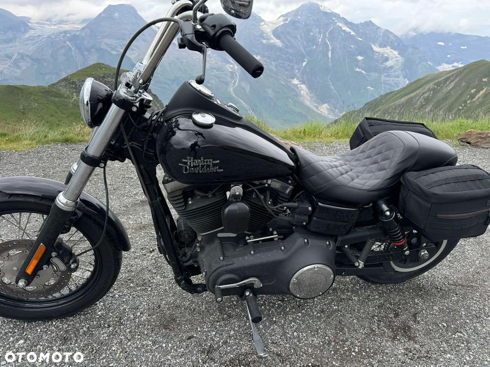 Harley-Davidson Dyna Street Bob - 1