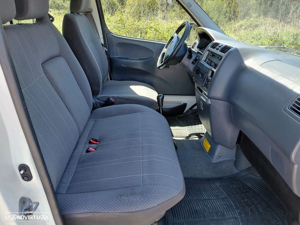 Toyota HiAce 2.5 D-4D Service 2.8T - 6