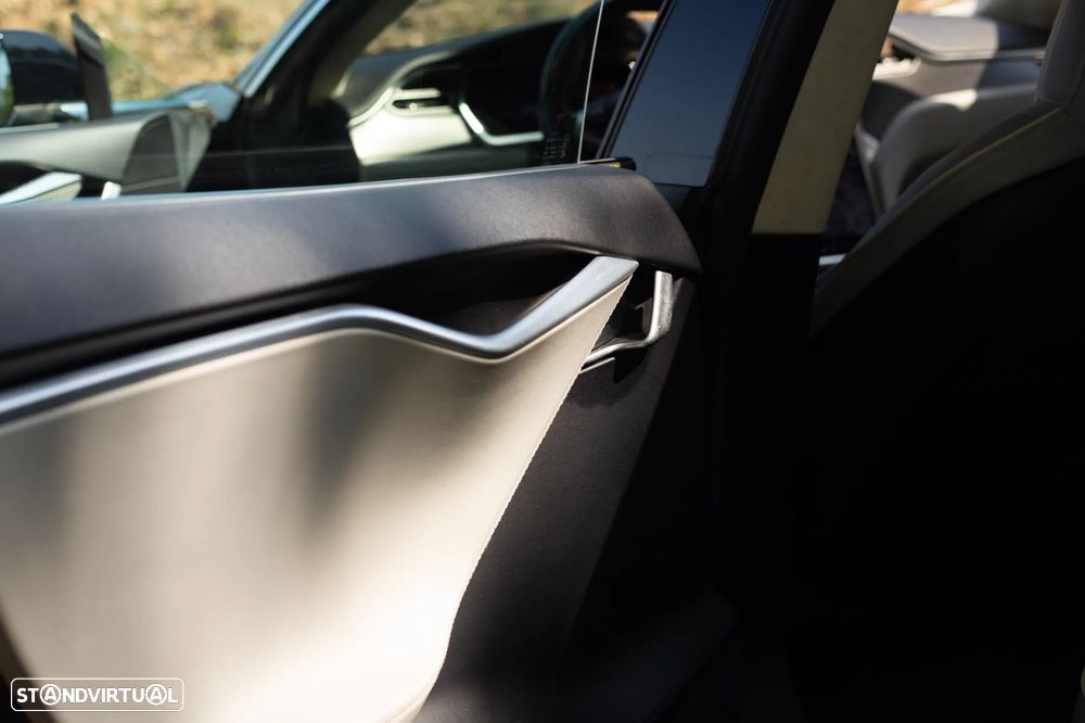 Tesla Model S Performance - 13