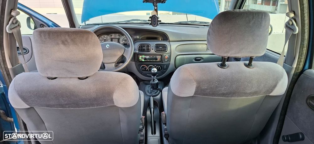 Renault Mégane 1.4 16V RXE AC - 7