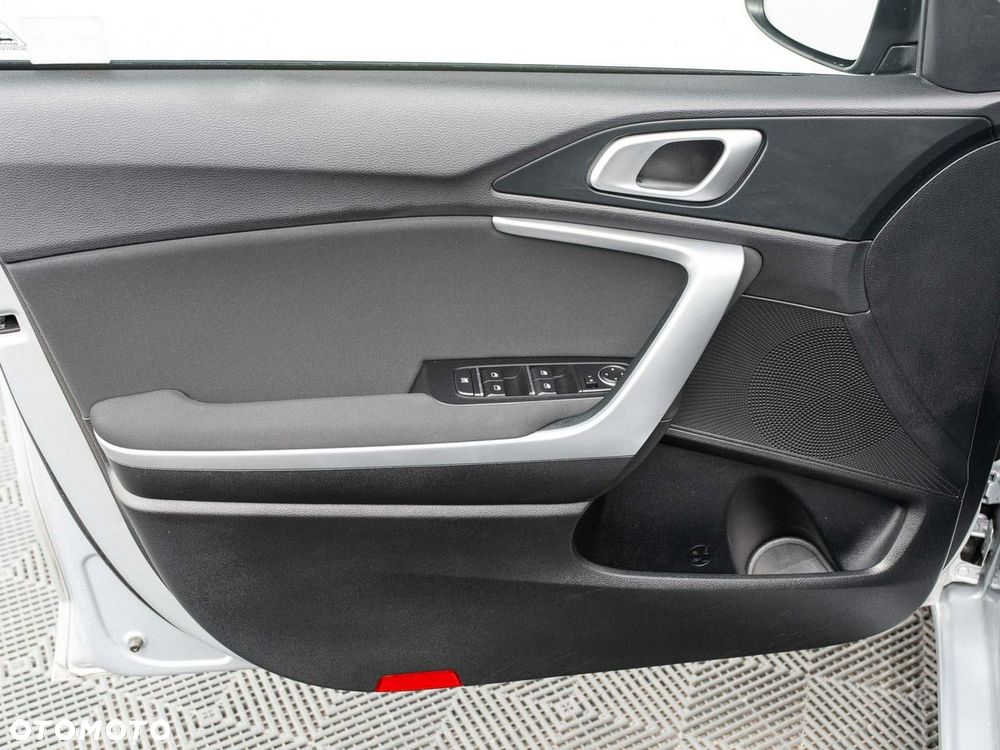 Kia Ceed 1.5 T-GDI M - 10