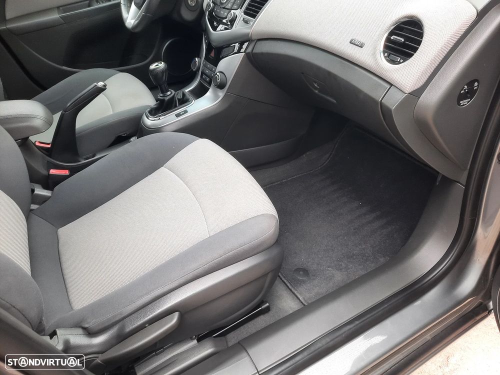 Chevrolet Cruze 2.0 VCDi LT - 23