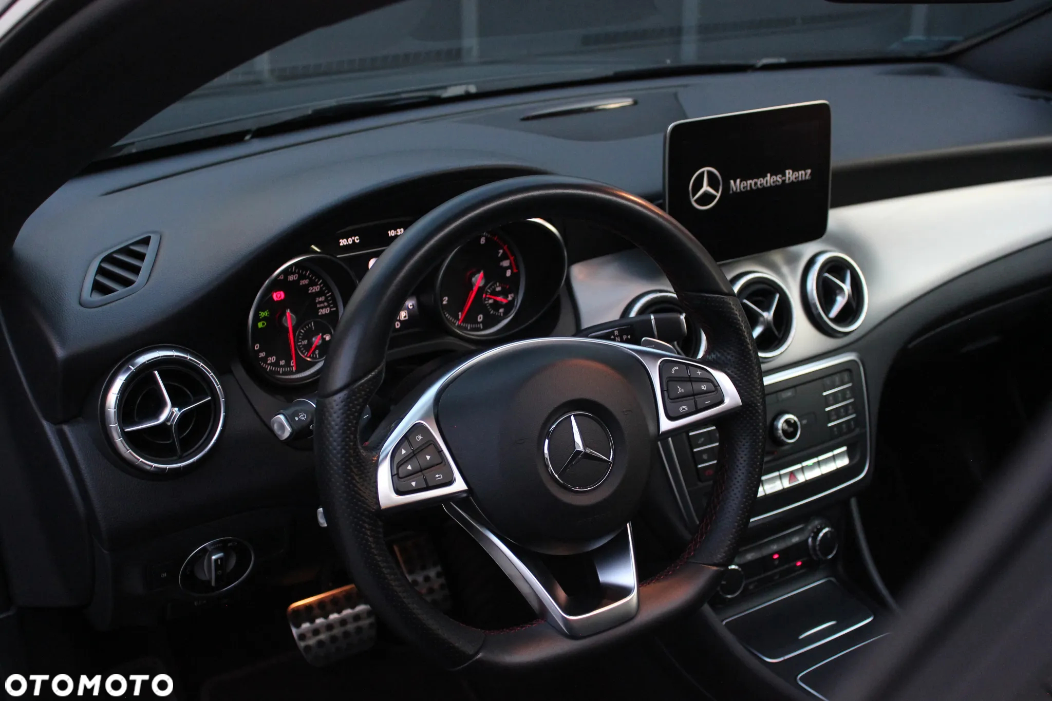 Mercedes-Benz CLA 200 7G-DCT AMG Line - 10