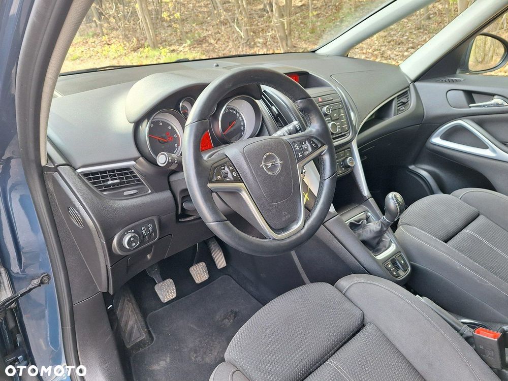 Opel Zafira - 8