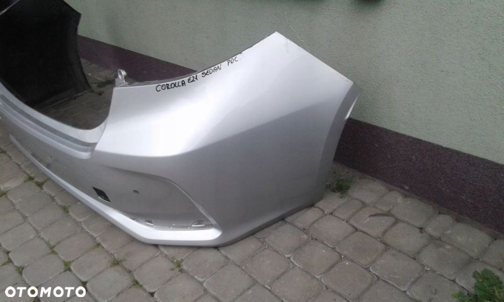 TOYOTA COROLLA E21 SEDAN 19 ZDERZAK TYŁ PDC - 3
