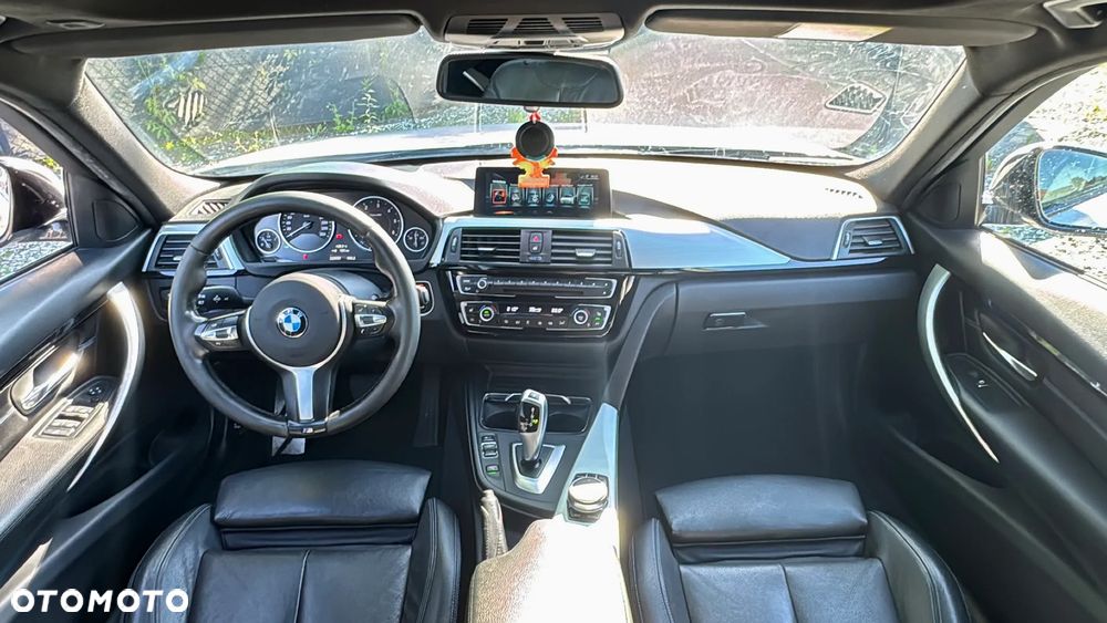 BMW Seria 3 318d Edition M Sport Shadow - 16